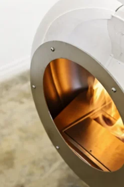 Cocoon Vellum I Polert Stål 11 Cocoon Vellum I Polert Stål -Dovre Peis Butikk cocoon fires stainles steel vellum closeup 28480