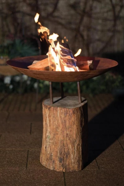Corten Stål Fire Pit På Trestubbe 4 Corten Stål Fire Pit På Trestubbe - Bilde 4