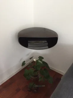 Hein & Haugaard Vegghengt UFO Biopeis -Dovre Peis Butikk steel wall fireplace corner 31850